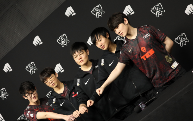 西班牙队的 西班牙队的